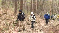 「きょうは足慣らしです」泉ヶ岳で山開き　警察「無理のない登山計画を」仙台