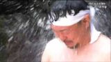 「マイナスなものはらい落す」金蛇水神社の禊場　滝の中に入り身を清める人も　宮城・岩沼市