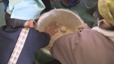 「味噌づくりはとても大変」小学生が味噌づくりを体験　宮城・亘理町