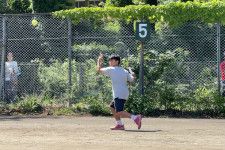 「第8回むさしの村ジュニアテニストーナメント：5月」の14歳以下男子は須藤孝侑、女子は倉島菜南実が優勝