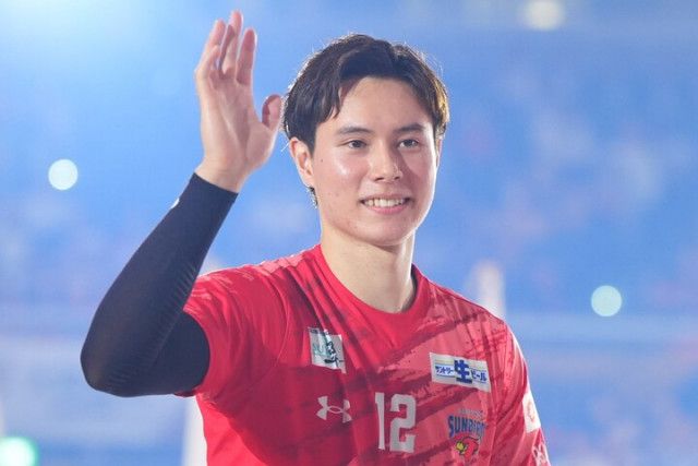 一体どういう世界なの」身長188cm高橋藍が“小さく見える”珍現象