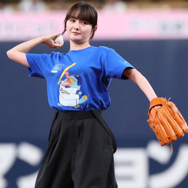 「やっぱ美人さん！」京セラドーム始球式に登場した“朝ドラ主演女優”が話題！「透明感あるね」「ギャン可愛でした」