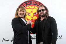 AEW日本進出に向けてケニー・オメガと棚橋弘至が新日本事務所で