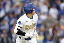 マミコは夫に夢中だ」海外大物記者が大谷翔平の妻・真美子さんを