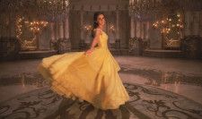 黄色いドレスもよく似合う！　実写版「美女と野獣」で主人公ベルを演じるエマ・ワトソン