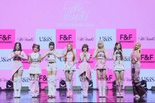 日本語通訳付き無料放送が決定したUNISによる韓国でのデビューショーケース「UNIS The 1st Mini Album“WE UNIS”Debut Showcase」