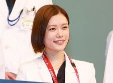 杉咲花、最終話の“おまけピースショット”に「最高の最後」「三瓶先生とお幸せに」の声＜アンメット＞