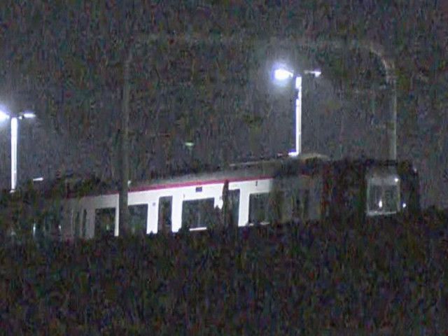 強風の影響か…中部空港と知多半島結ぶ名鉄空港線で停電 連絡橋で列車が停止し約400人が海の上歩いて移動