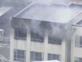 火の気は「一切ない」中学校の校舎3階から出火 2年生の男子生徒が救急搬送 約230人が校庭に避難