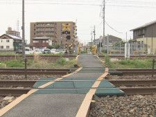 置き石の可能性…JR東海道線で走行中の電車が緊急停止 車両の下から異音し線路上に石が砕けた跡見つかる