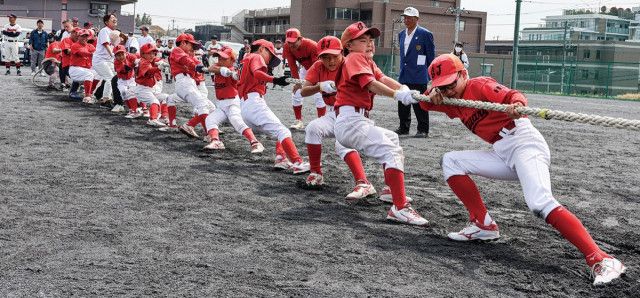 少年野球連盟 区制30周年祝い、運動会 大会の開会式と合わせ企画〈横浜市青葉区〉
