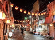 若松マーケット ジブリの世界に迷い込む〈横須賀市〉