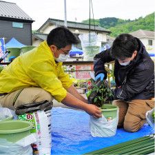 JA神奈川つくい　野菜の栽培法を伝授　あぐりんず恒例行事に賑わい〈相模原市緑区〉