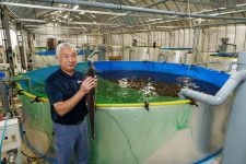 ナマズの養殖を手がけているのは、複合型施設「MINRAKU」のオーナー、林田秀治さん