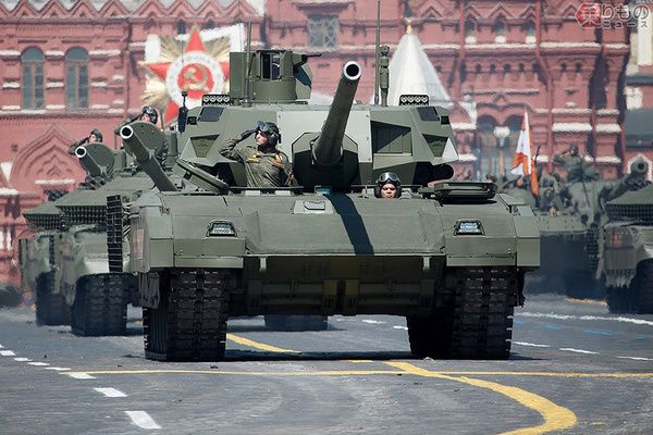 パレード専用じゃなかった!?ロシア最新鋭戦車T-14「アルマータ」実戦データを元に改修が進行中
