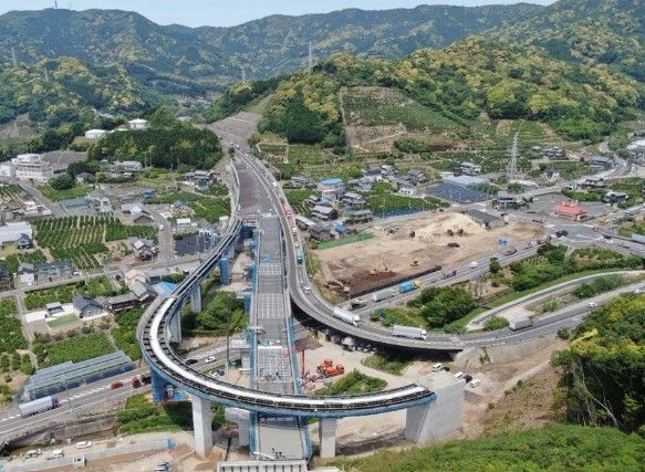 名古屋〜浜松が信号ゼロ「蒲郡バイパス」全通まであと1年!? 「高架橋伸びてきた」現在の状況は
