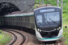 東急田園都市線で使われる2020系電車（2021年10月、大藤碩哉撮影）。