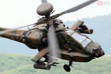 将来的に退役する予定の陸上自衛隊のAH-64D戦闘ヘリコプター（武若雅哉撮影）。