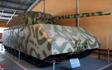 クビンカ戦車博物館で展示されている超重戦車「マウス」（画像：パブリックドメイン）。