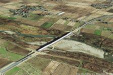 米沢北バイパスとして開通する鬼面川の新橋梁（画像：Google Earth）。