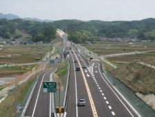 中部横断道の既存区間、佐久臼田IC付近（画像：長野県）。