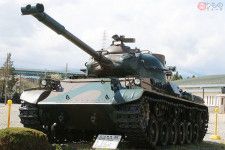 陸上自衛隊の61式戦車。2色迷彩が施されるようになったのは1980年代以降のこと（柘植優介撮影）。