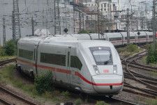 ドイツの高速鉄道に使用される「ICE 4」（赤川 薫撮影）。