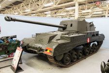 イギリス、ボービントン戦車博物館に現存する「アーチャー」対戦車自走砲。いかにも車体前面に見えるが、実はこれが後背面（柘植優介撮影）。