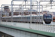 目黒線・東急新横浜線で使われる東急3020系電車（2023年3月、大藤碩哉撮影）。