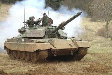 ウクライナ軍の「魔改造戦車」が活躍？ロシア軍陣地を主砲で破壊する映像が公開される