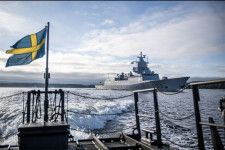 スウェーデン艦艇から撮影したNATO艦艇（画像：NATO）。