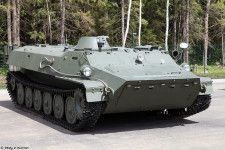 ソ連時代に開発されたMT-LB。ロシア語で「汎用軽装甲牽引車」の頭文字を組み合せた名称だ（画像：ヴィタリー・V・クズミン