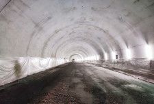 建設中の青崩峠トンネル（画像：飯田国道事務所）。