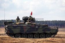 リトアニアで訓練を行うドイツ軍の装甲車（画像：ドイツ連邦軍）。
