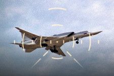「史上初の戦果！」超音速飛行OKなロシア戦略爆撃機 ウクライナが撃墜 違うとの発表も