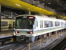 JR京都駅の山陰本線ホーム。のりば番号は「30番台」（画像：写真AC）。