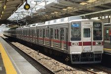 東武伊勢崎線の車両（画像：写真AC）。
