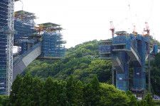 新東名、神奈川県側の建設中区間。2023年8月（乗りものニュース編集部撮影）。