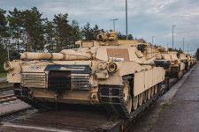 2023年5月、ウクライナへ輸送準備中のM1A1エイブラムス戦車。ドイツ国内にて