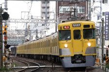 西武新宿線の車両（画像：写真AC）。