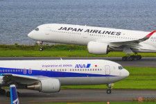 JALとANAで特典航空券の考え方はけっこう違う。写真はイメージ（乗りものニュース編集部撮影）。