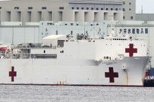 2018年に関東で公開されたアメリカ海軍の病院船「マーシー」。タンカーの改造船（柘植優介撮影）。