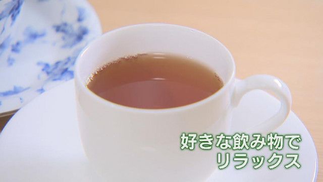 「冷房の効いた室内では温かい飲み物を」 意外と知らない夏バテ解消の正しい飲み物選択術