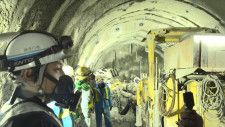 巨大トンネル掘削に密着！　カメラが捉えた岩盤爆破の瞬間【東海環状自動車道・養老トンネル】