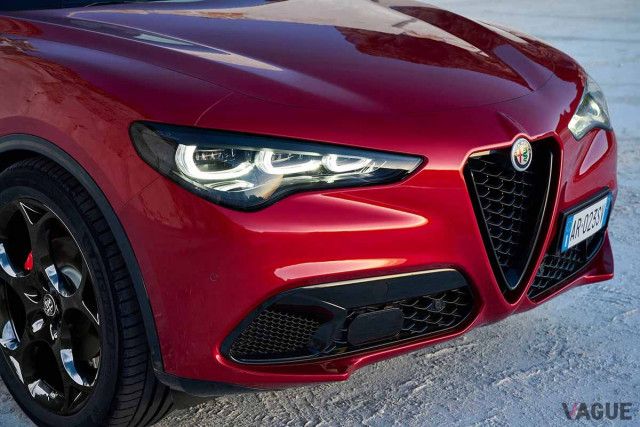 アルファ ロメオ新型「ステルヴィオ」登場 最新フェイスとデジタルな内装で大幅改良 限定モデルも用意