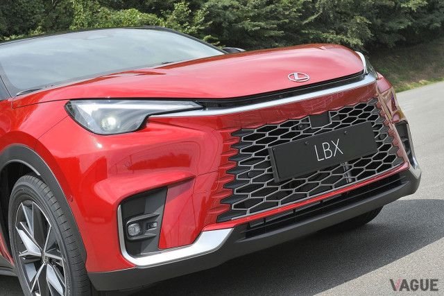 まもなく登場！ レクサス新型「LBX」に採用の“ビスポーク・ビルド”って何？ LBXが「小さな高級SUV」と呼ばれる理由とは