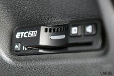 ETC2.0車載器。大手通販サイトだと1万4000円くらいから購入できるが、普通のETC車載器より高い