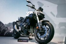 モーターサイクルショー2024で実車が日本初公開されたホンダ製ネイキッドバイクの新フラッグシップ「CB1000ホーネット」