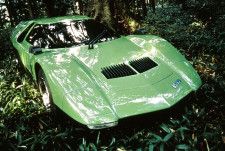 マツダが1970年の東京モーターショーに出展した、ロータリーエンジン搭載のミッドシップ・スーパーカー「RX500」