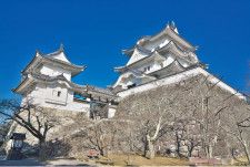 「白鳳城」の異名をとる伊賀上野城は、国の重要文化財である俳聖殿も有名